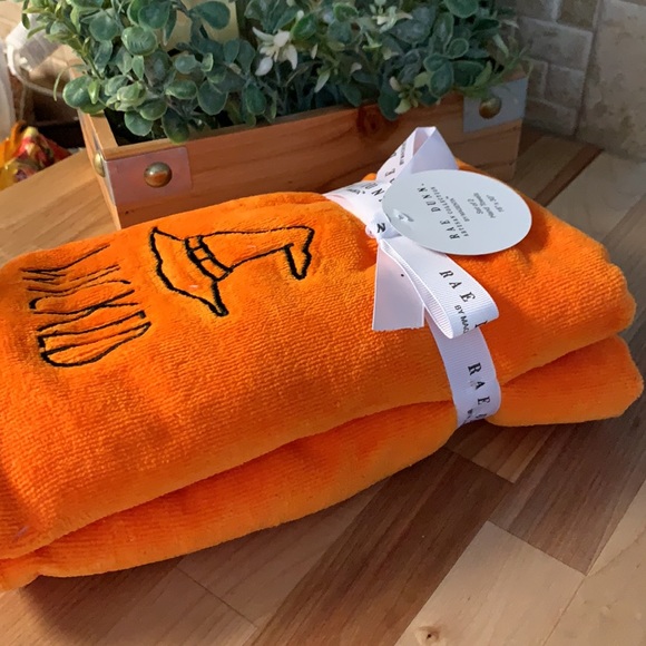RAE DUNN “WICKED” 2 PC ORANGE HAND TOWELS - Picture 4 of 7